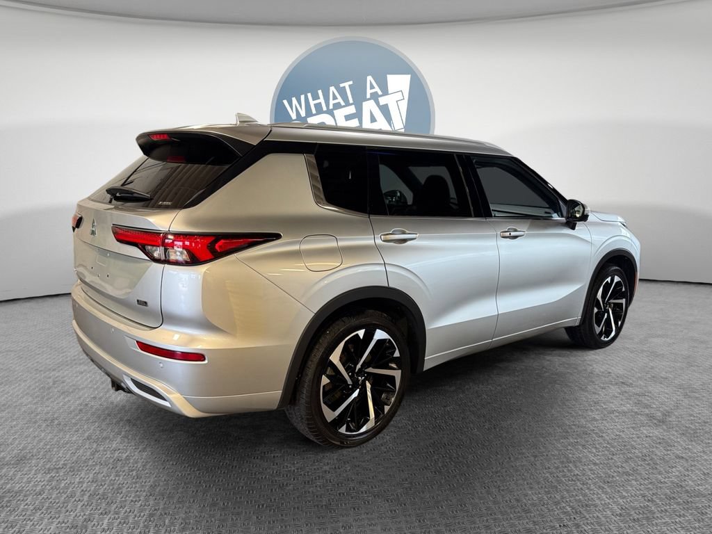 Used 2022 Mitsubishi Outlander SEL AWD/4WD image 3