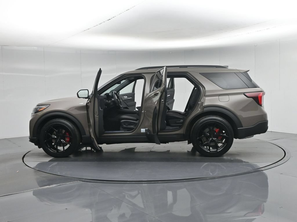 New 2026 Ford Explorer ST-Line w/ ST-Line Street Pack RWD image 35