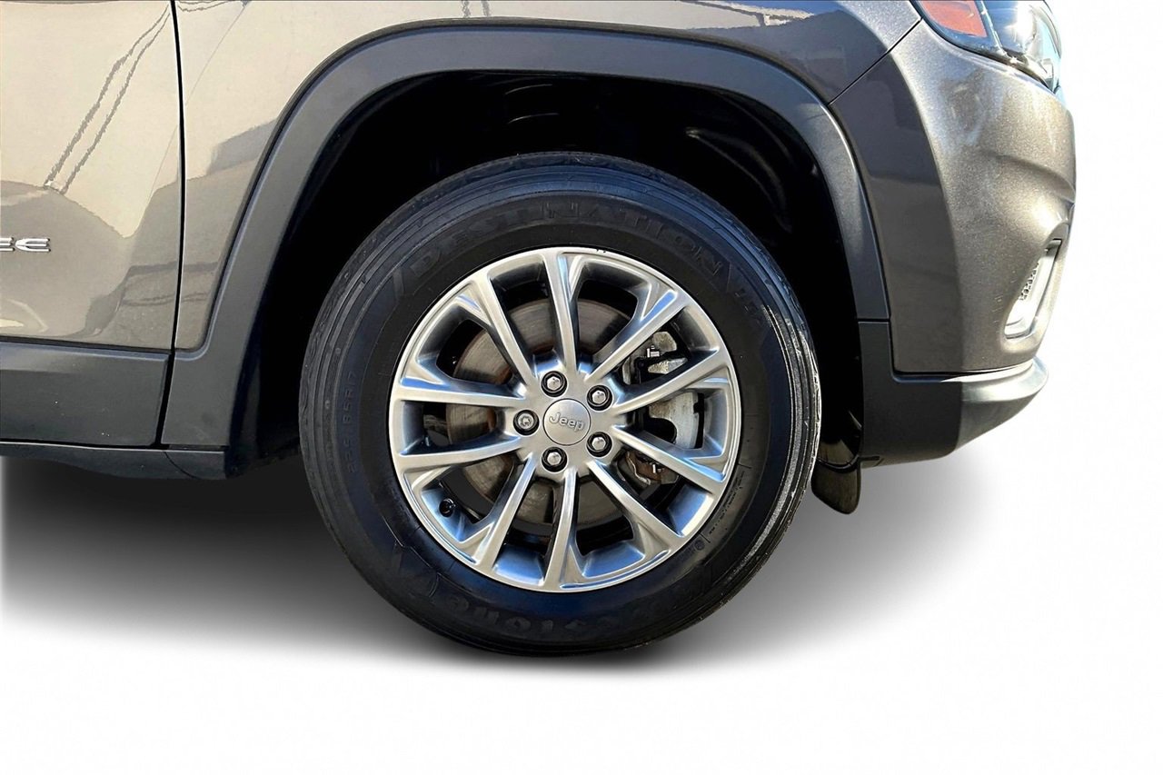 Certified 2022 Jeep Cherokee Latitude Lux w/ Sun & Sound Group image 32