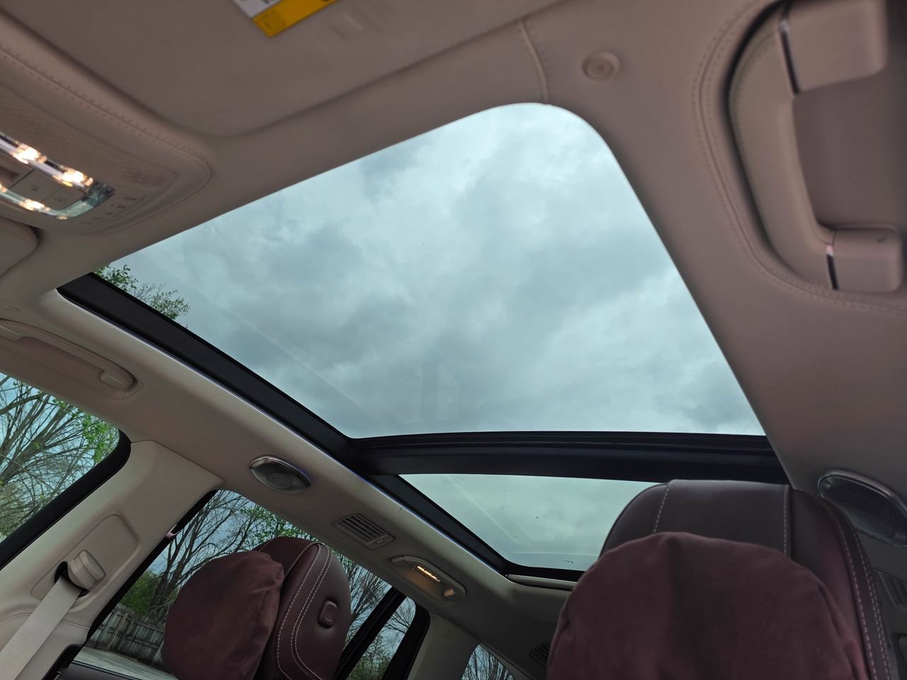 Used 2025 Mercedes-Benz Maybach GLS 600 4MATIC image 33