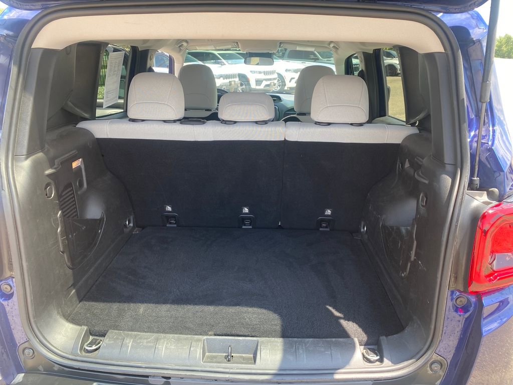 Used 2021 Jeep Renegade Latitude w/ Luxury Group I AWD/4WD image 21