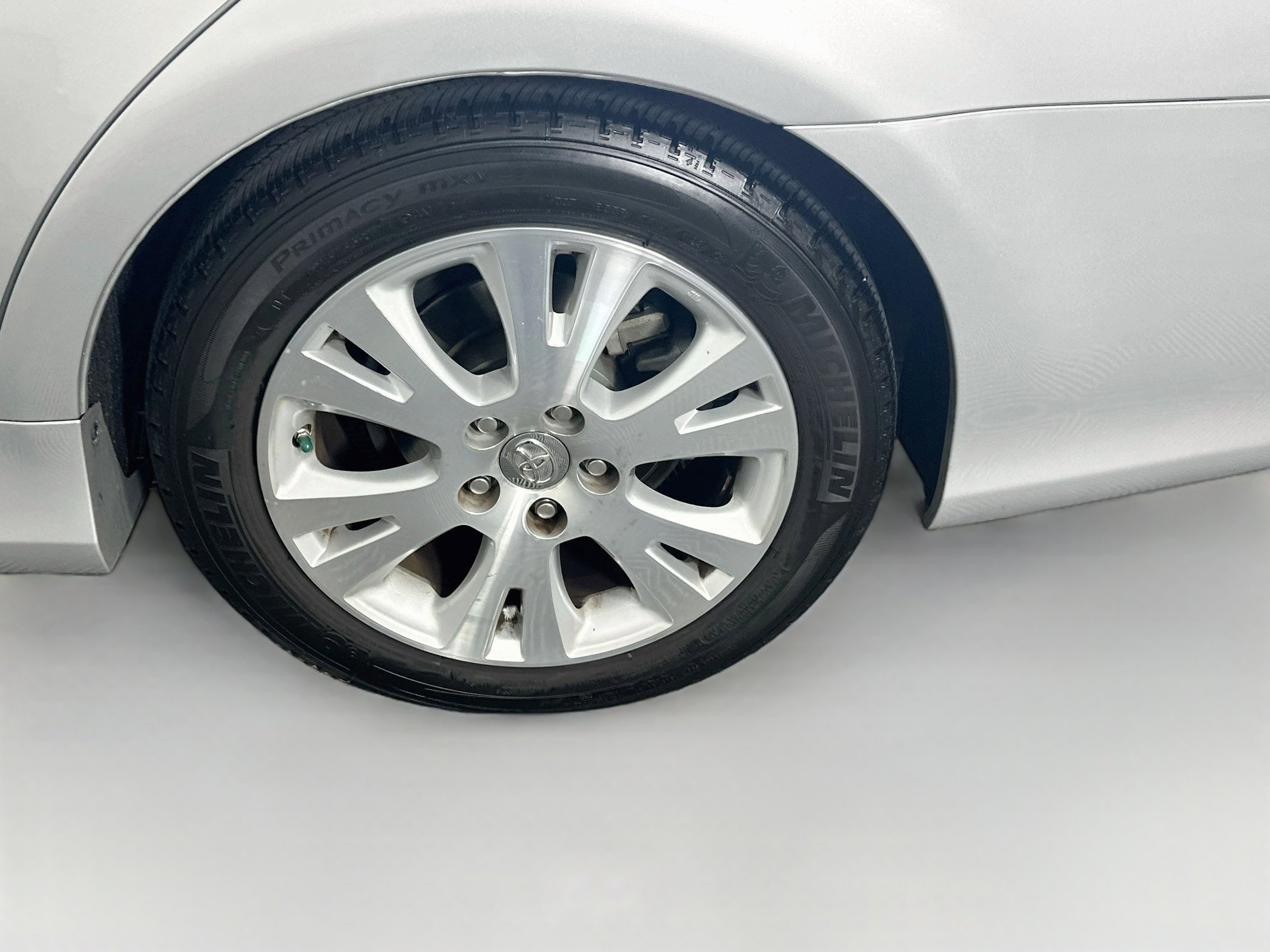 Used 2012 Toyota Avalon FWD image 11