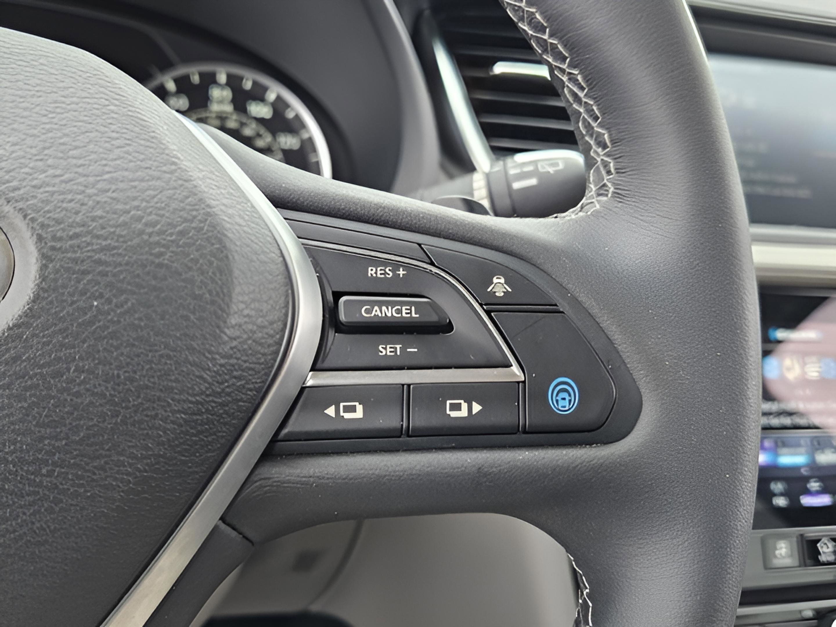 Certified 2025 INFINITI QX50 Luxe image 25