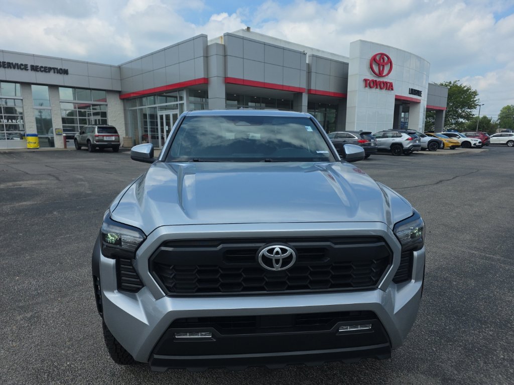 Used 2024 Toyota Tacoma TRD Off-Road AWD/4WD image 2