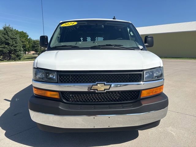 Used 2024 Chevrolet Express 2500 w/ Driver Convenience Package RWD image 19