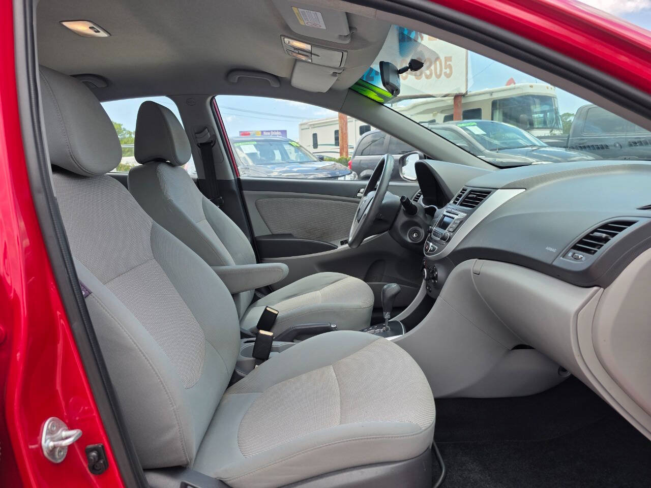 Used 2014 Hyundai Accent GLS FWD image 12