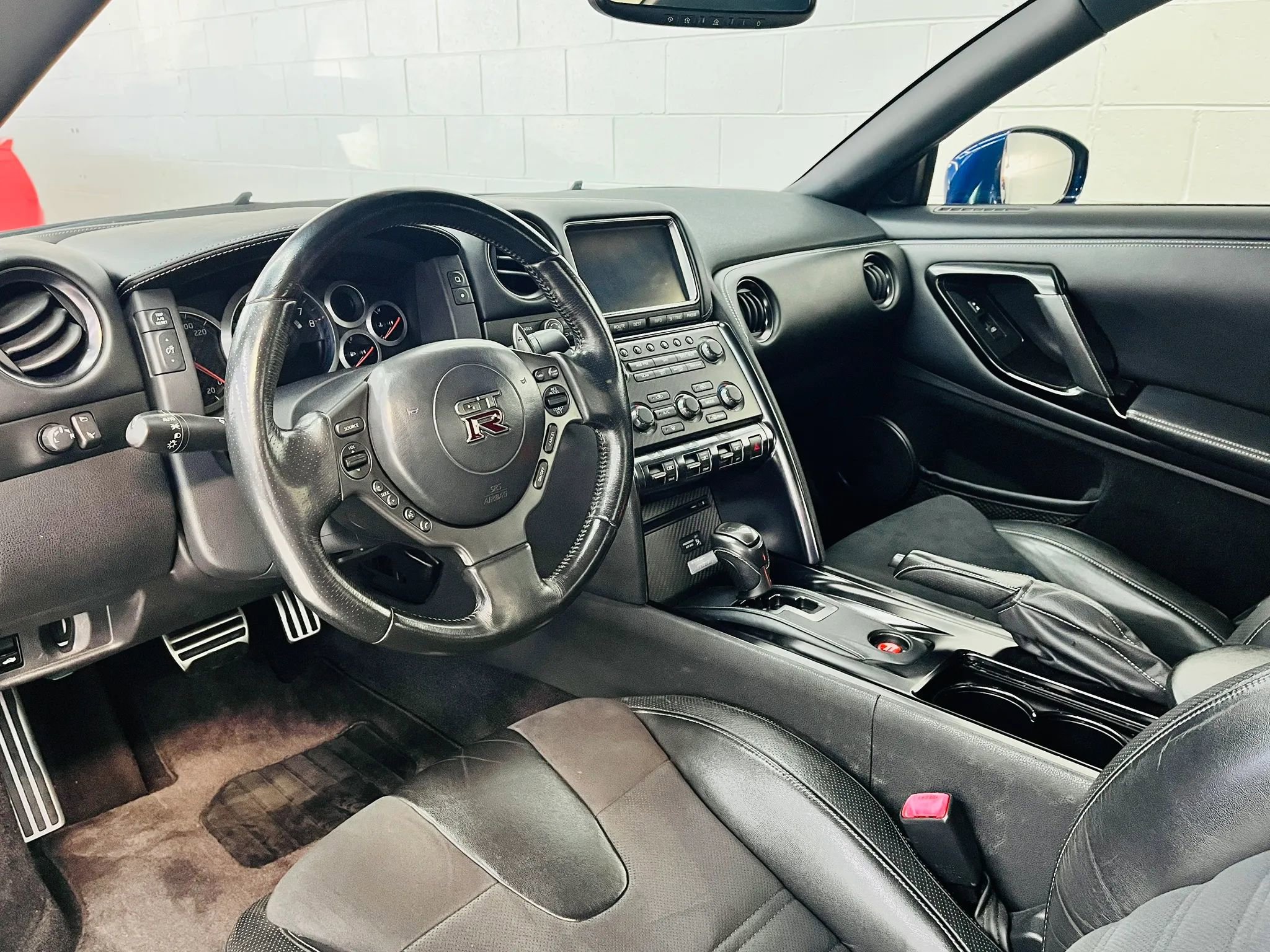 Used 2015 Nissan GT-R Premium image 31