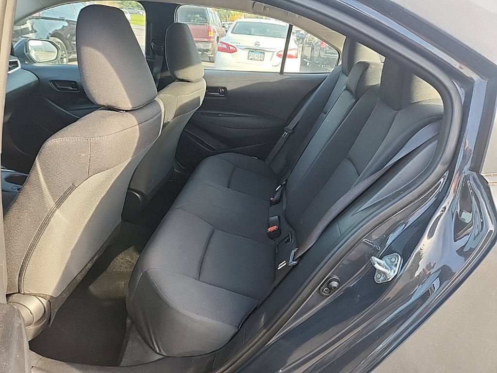 Used 2025 Toyota Corolla LE FWD image 11