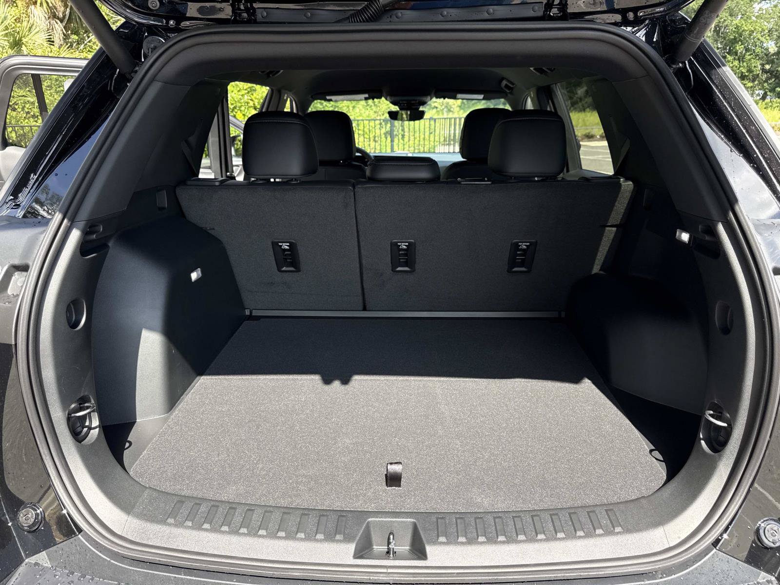 New 2027 Chevrolet Equinox LT w/ Convenience Package II FWD image 31