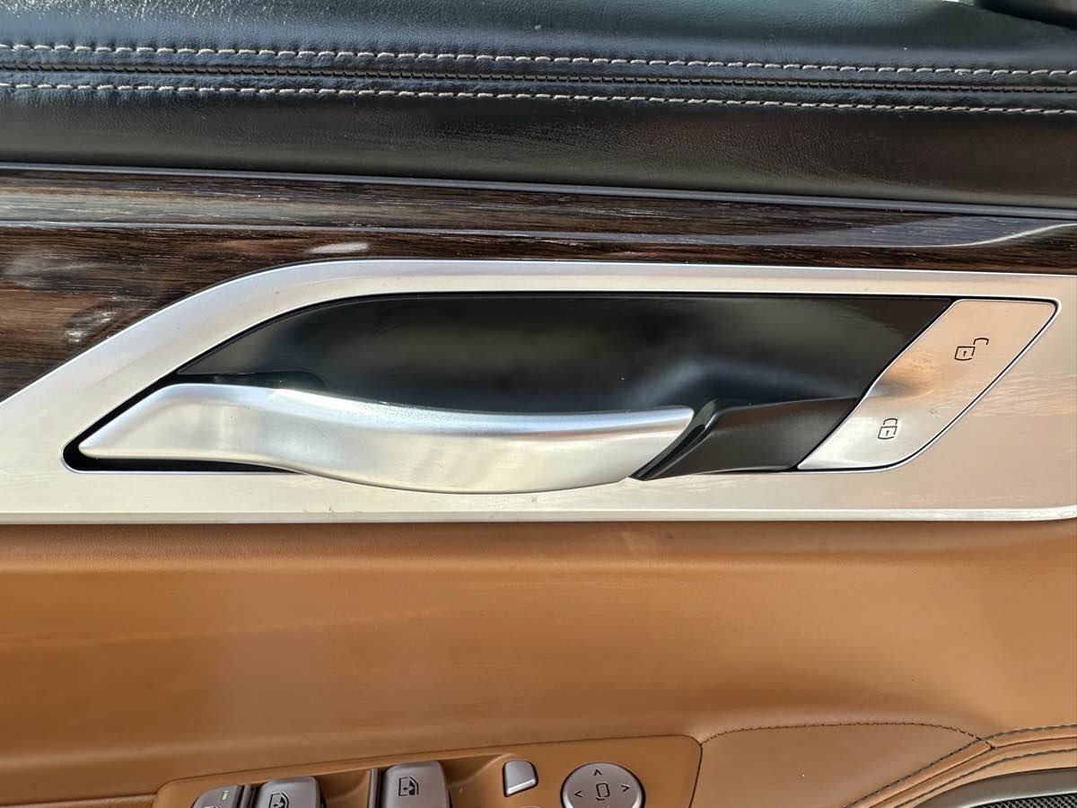 Used 2020 BMW 750i xDrive w/ Executive Package AWD/4WD image 29