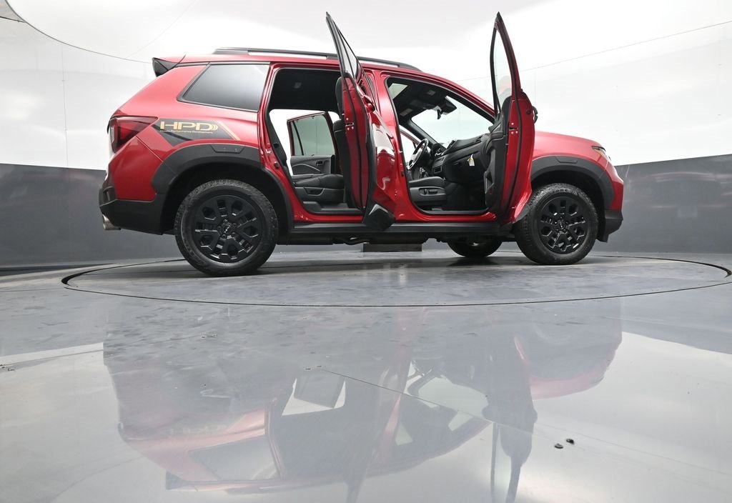 Certified 2023 Honda Passport TrailSport image 48