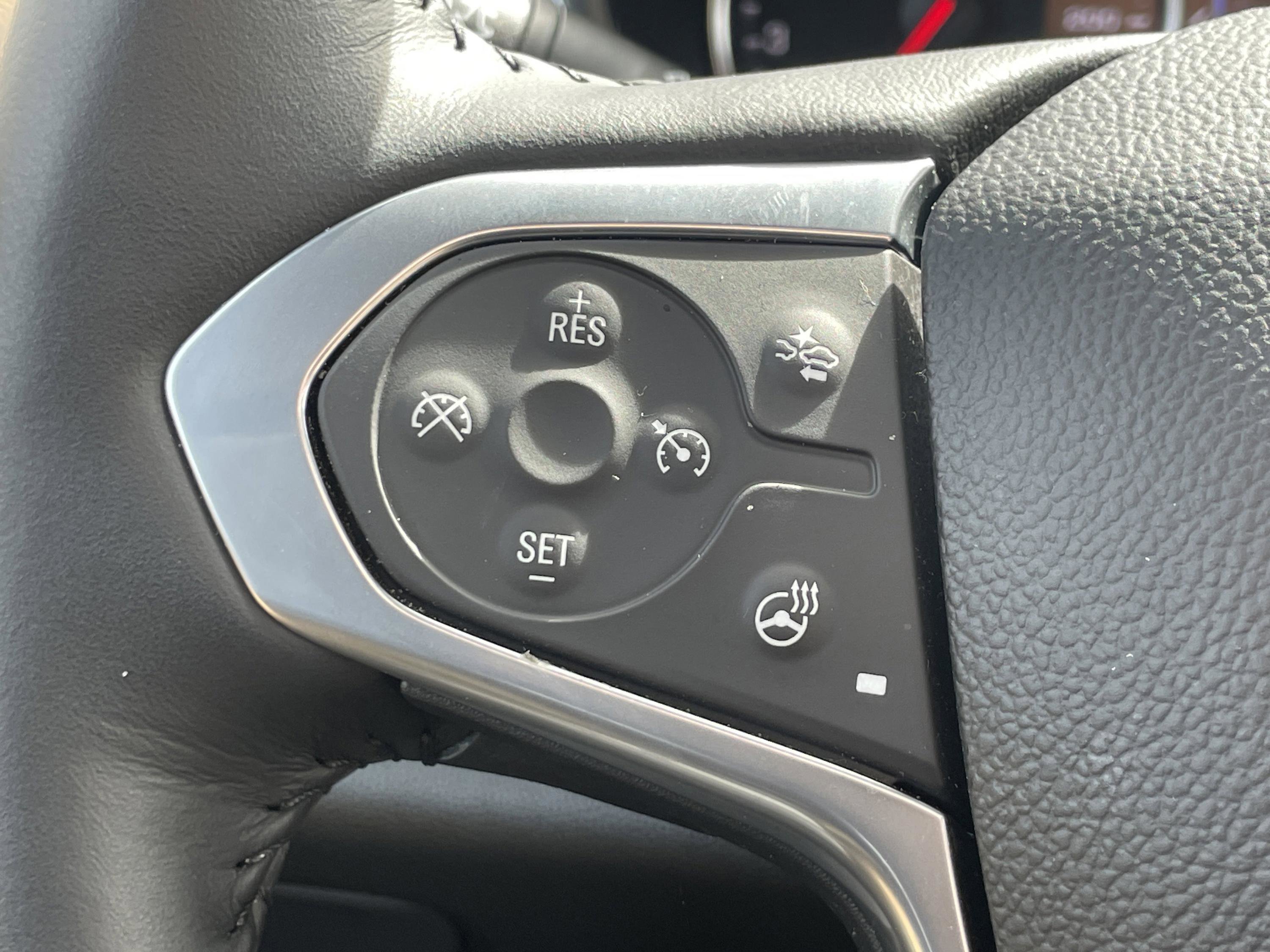 Used 2022 Chevrolet Traverse Premier image 18