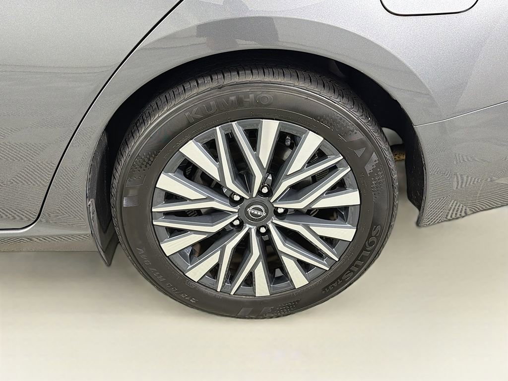 Used 2024 Nissan Altima 2.5 SV image 30