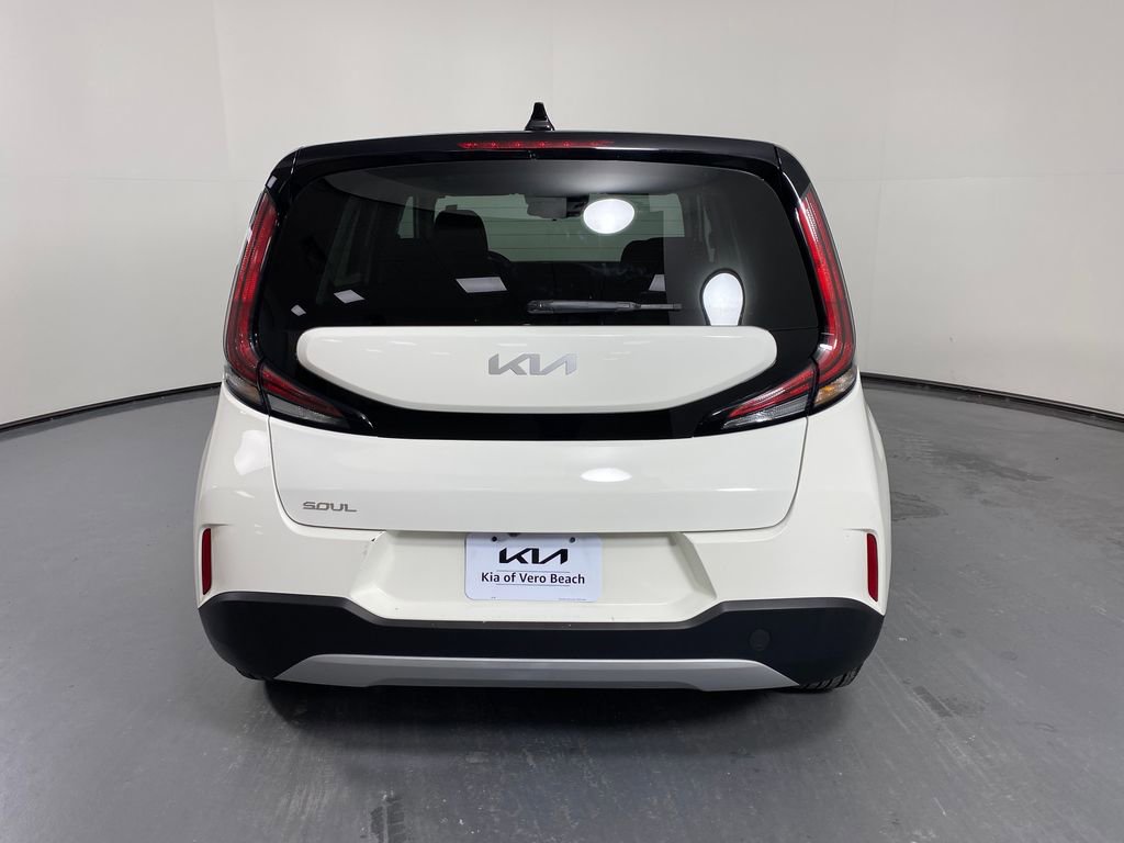Certified 2023 Kia Soul S image 5