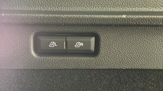 Used 2025 Lincoln Corsair Grand Touring w/ Equipment Group 301A AWD/4WD image 30