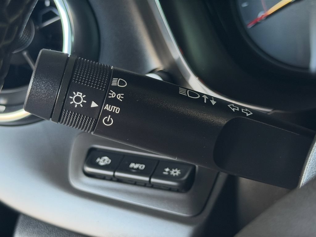 Used 2020 Chevrolet Camaro SS RWD image 22