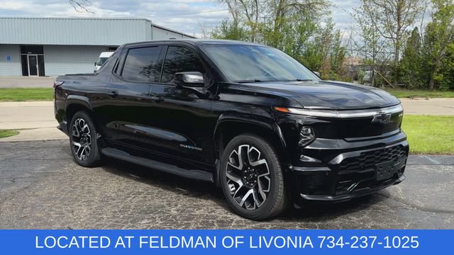 Used 2024 Chevrolet Silverado EV RST AWD/4WD image 2