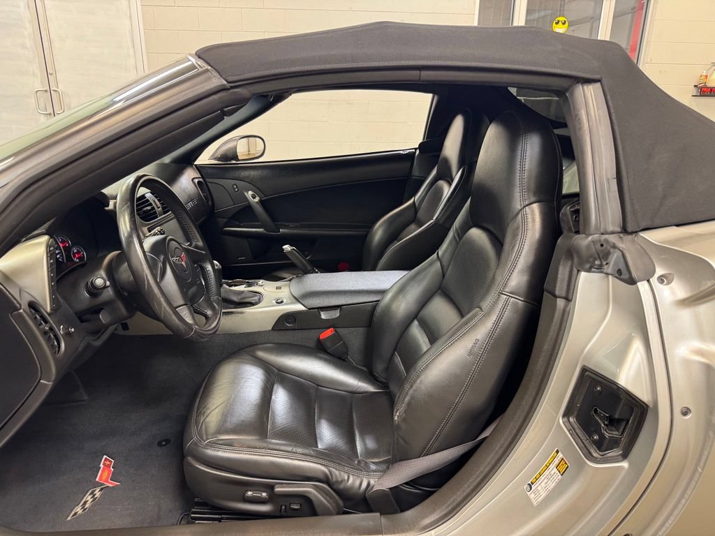 Used 2005 Chevrolet Corvette Convertible w/ Preferred Equipment Group RWD image 15