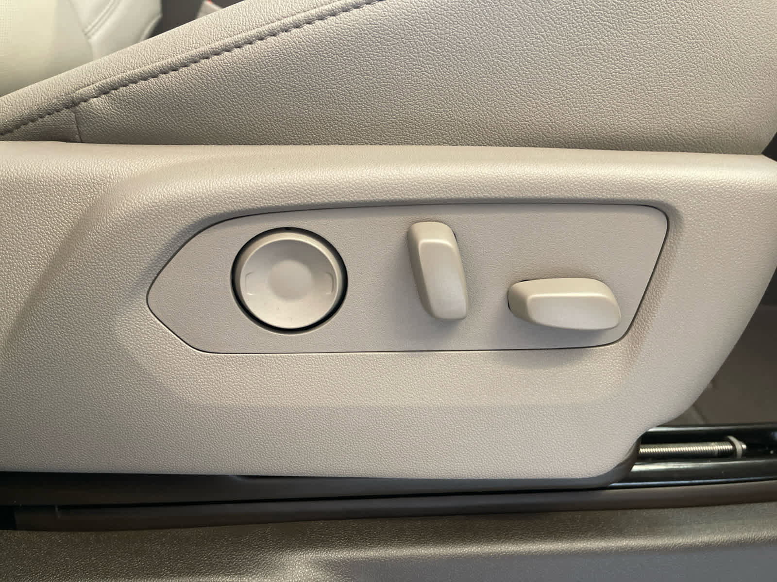 New 2026 GMC Sierra 1500 SLT w/ SLT Premium Plus Package image 30