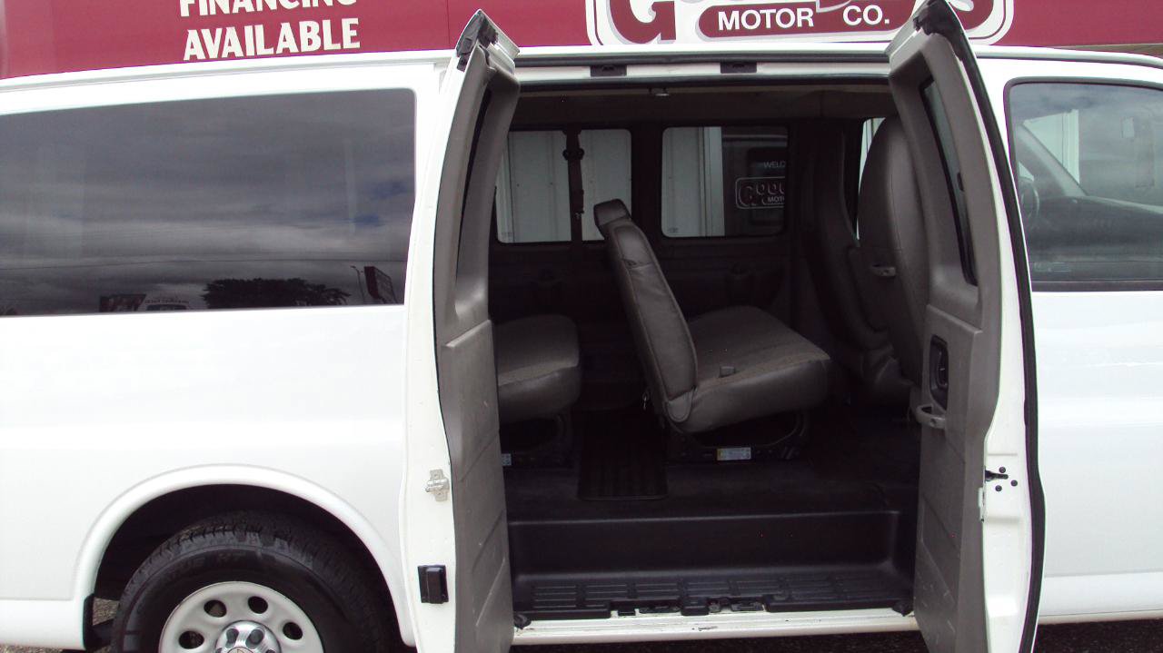 Used 2013 Chevrolet Express 1500 LS AWD/4WD image 10