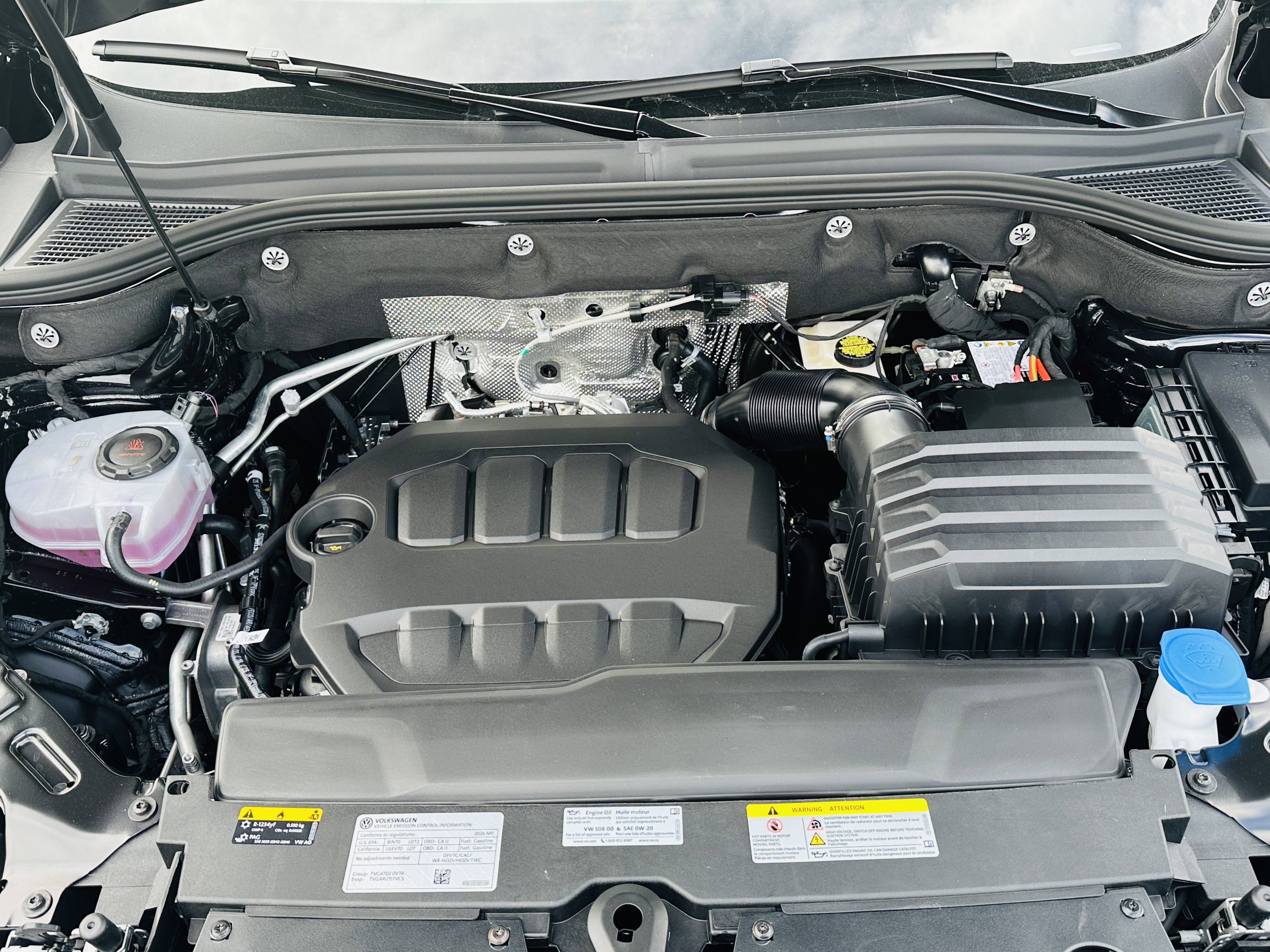 New 2026 Volkswagen Atlas Cross Sport SEL Premium R-Line image 9