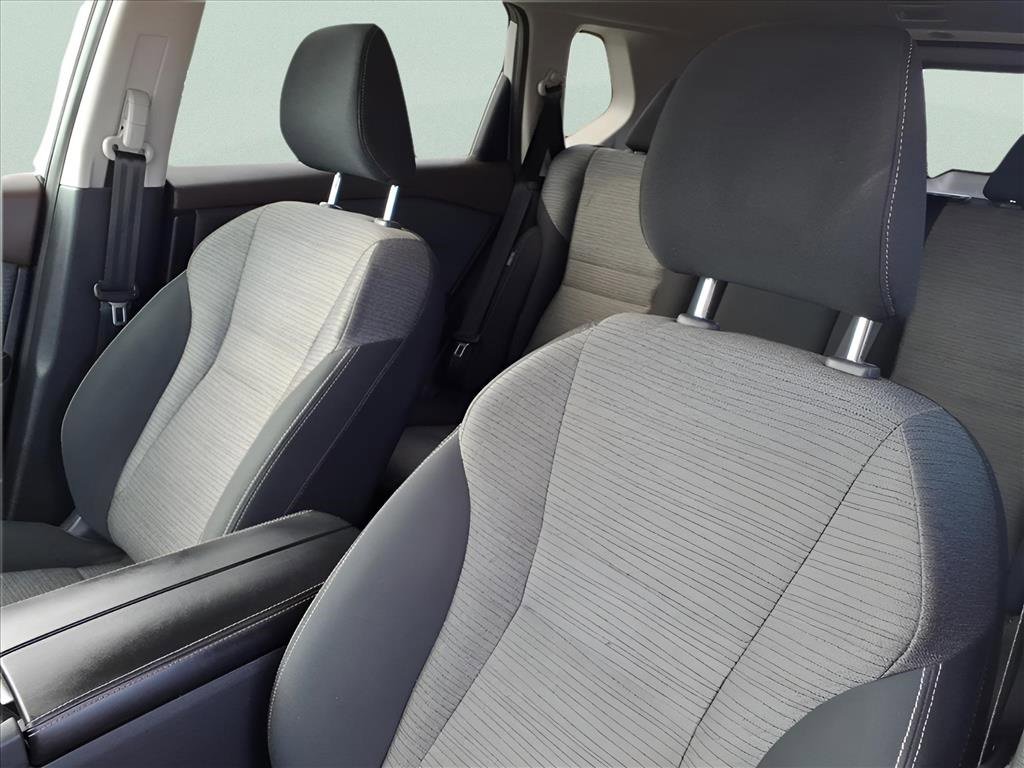 Used 2023 Nissan Rogue SV image 13