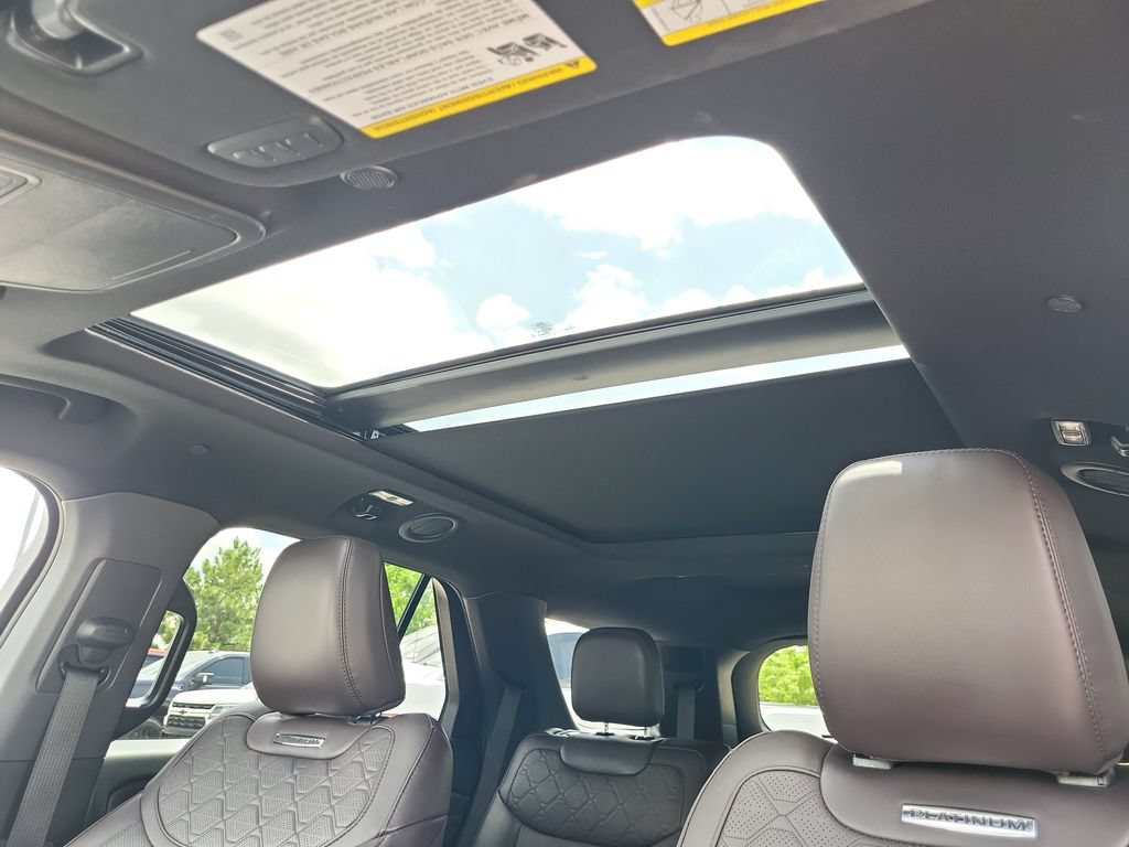 Used 2025 Ford Explorer Platinum w/ LUX Leather Package AWD/4WD image 34
