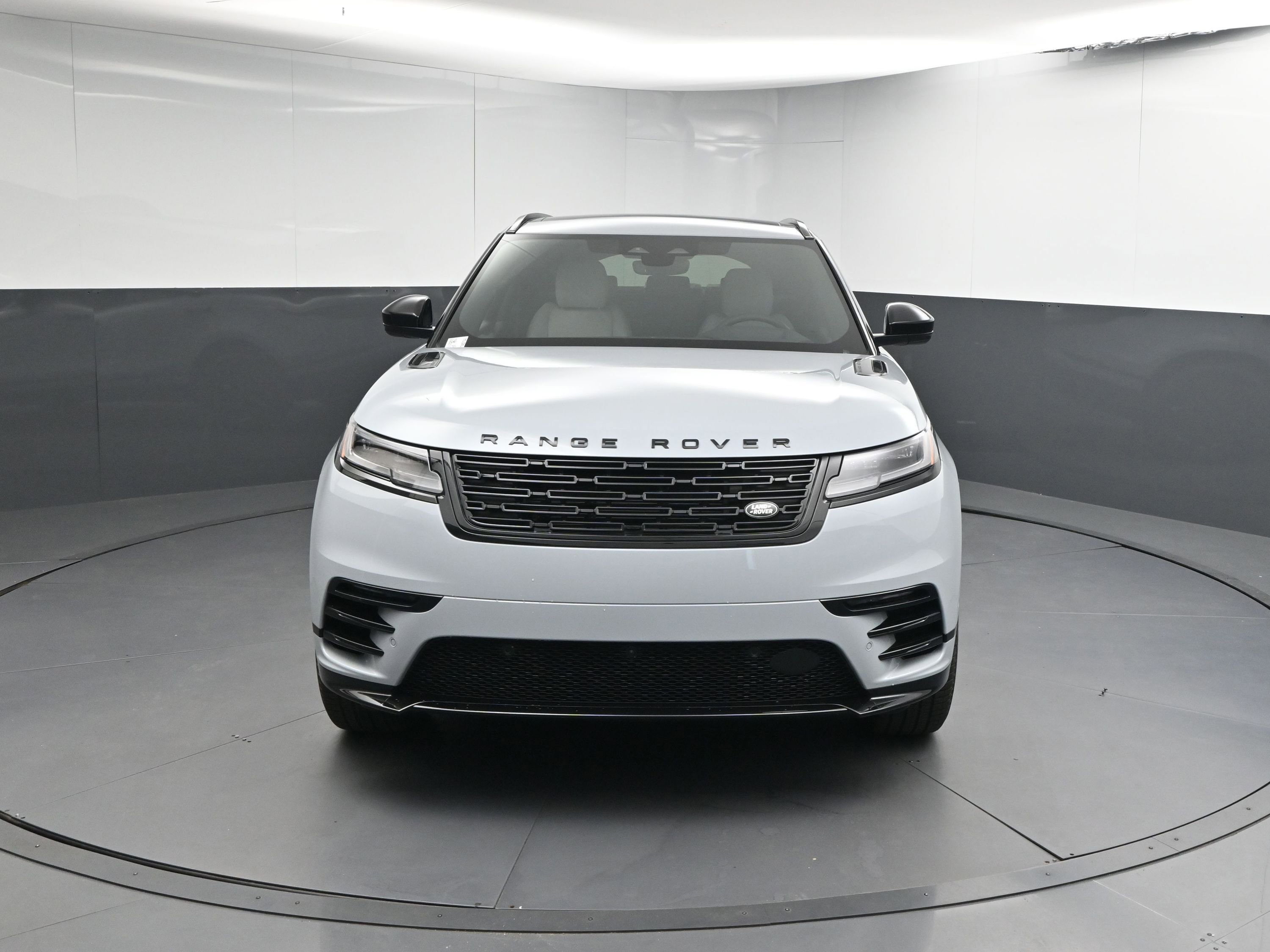 New 2026 Land Rover Range Rover Velar Dynamic SE image 25