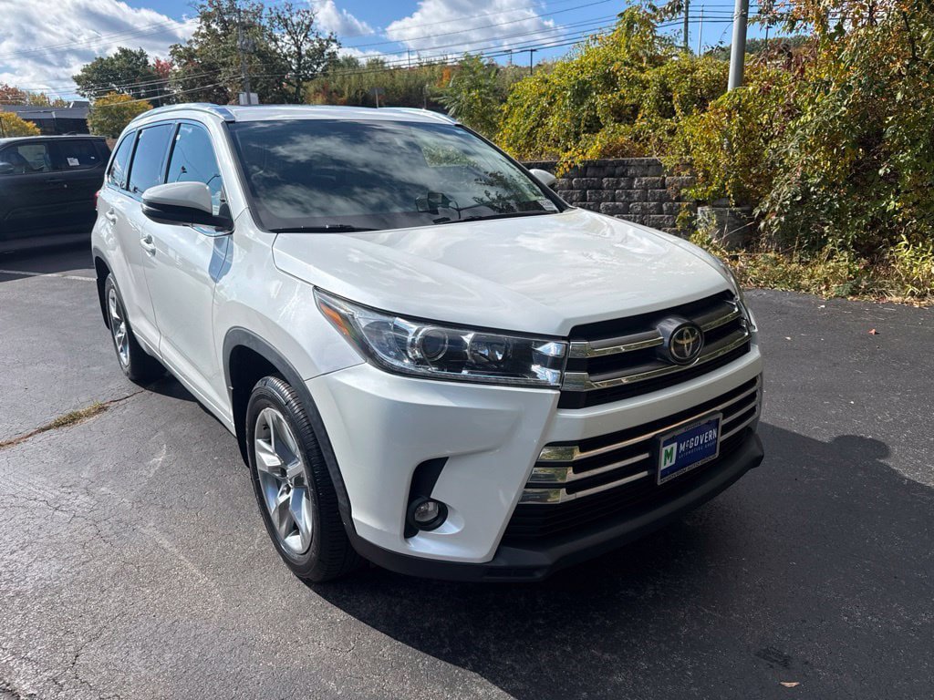 Certified 2019 Toyota Highlander Limited AWD/4WD image 12