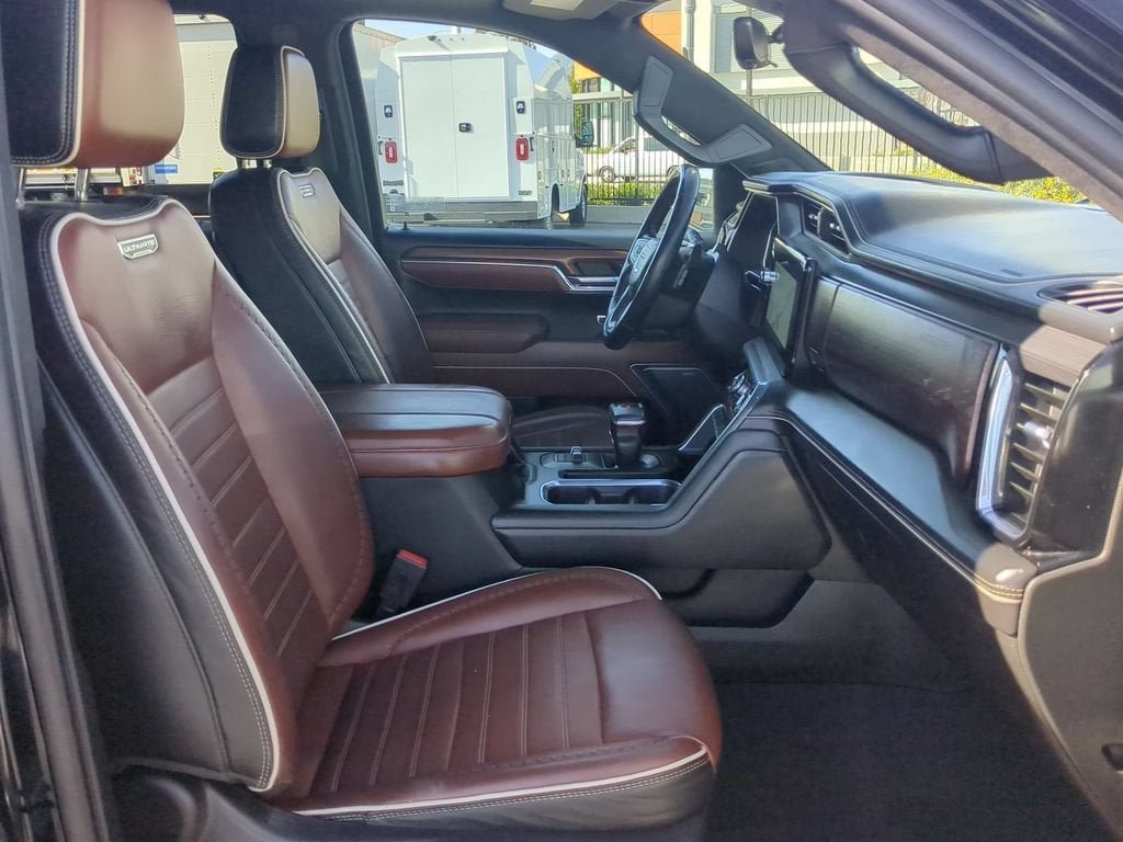 Used 2023 GMC Sierra 1500 Denali Ultimate AWD/4WD image 32