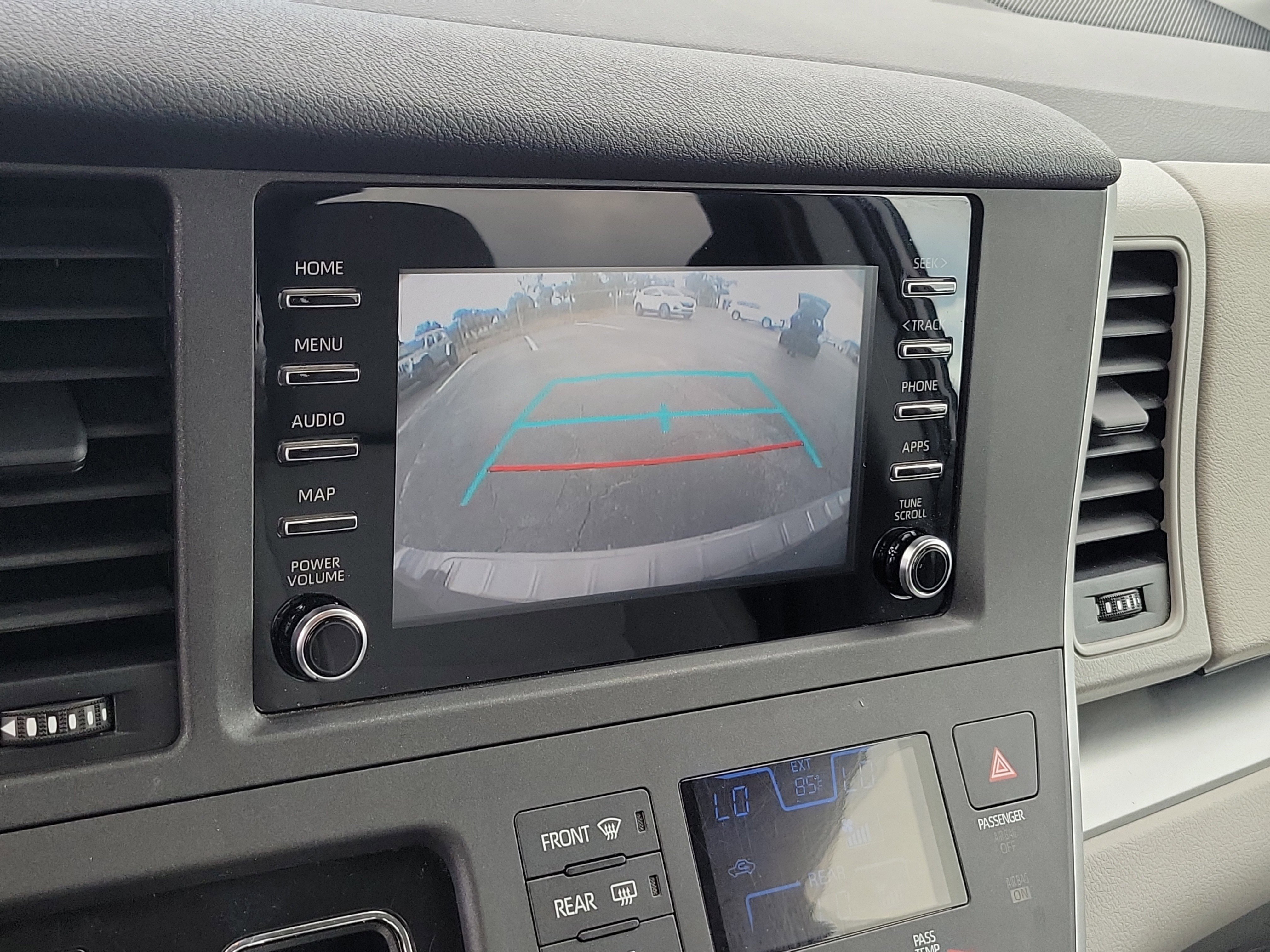 Certified 2020 Toyota Sienna L image 25