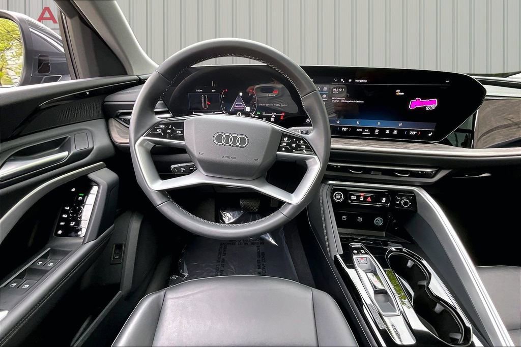 Used 2025 Audi Q5 Premium w/ Convenience Package AWD/4WD image 8