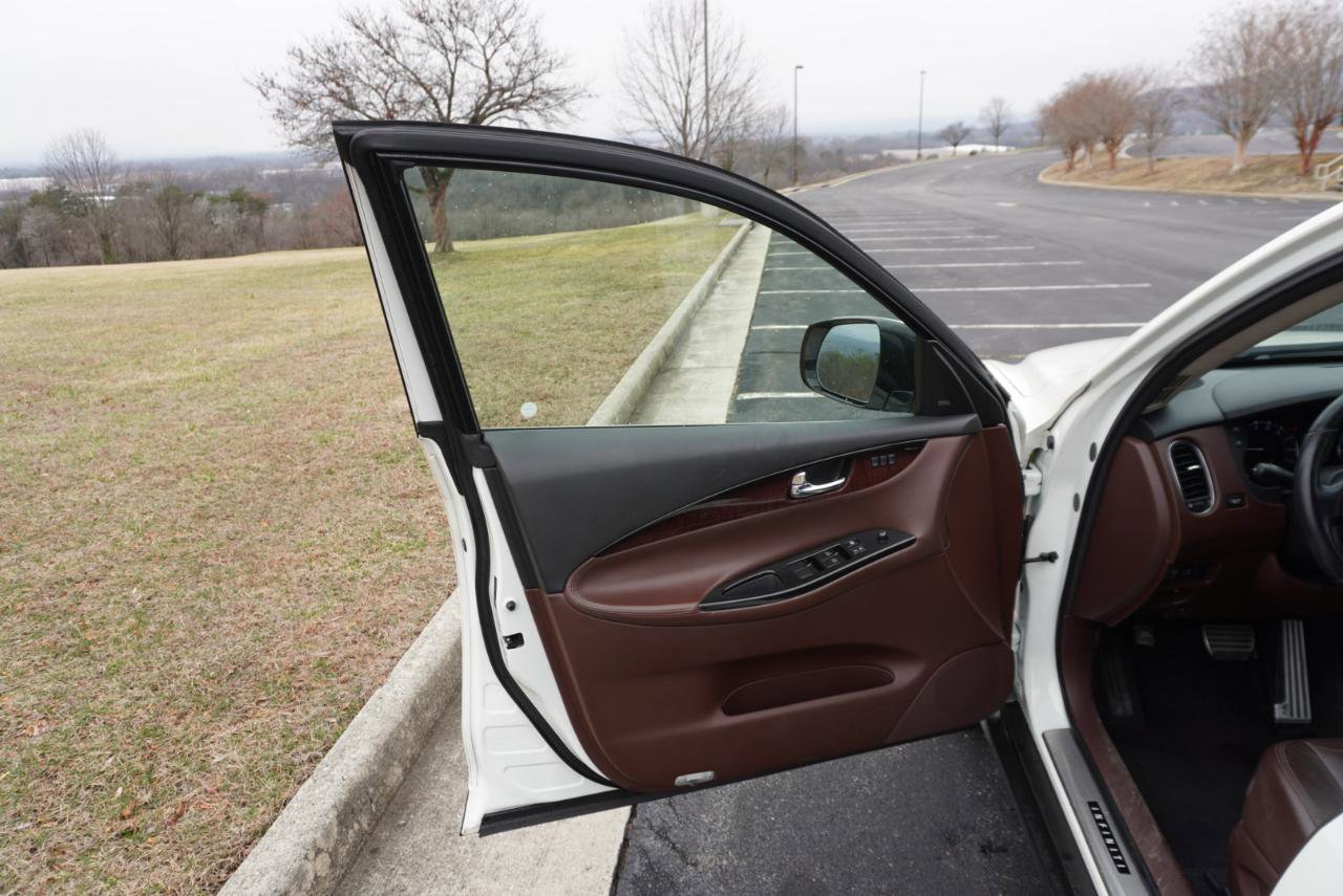 Used 2017 INFINITI QX50 AWD w/ Technology Package image 17