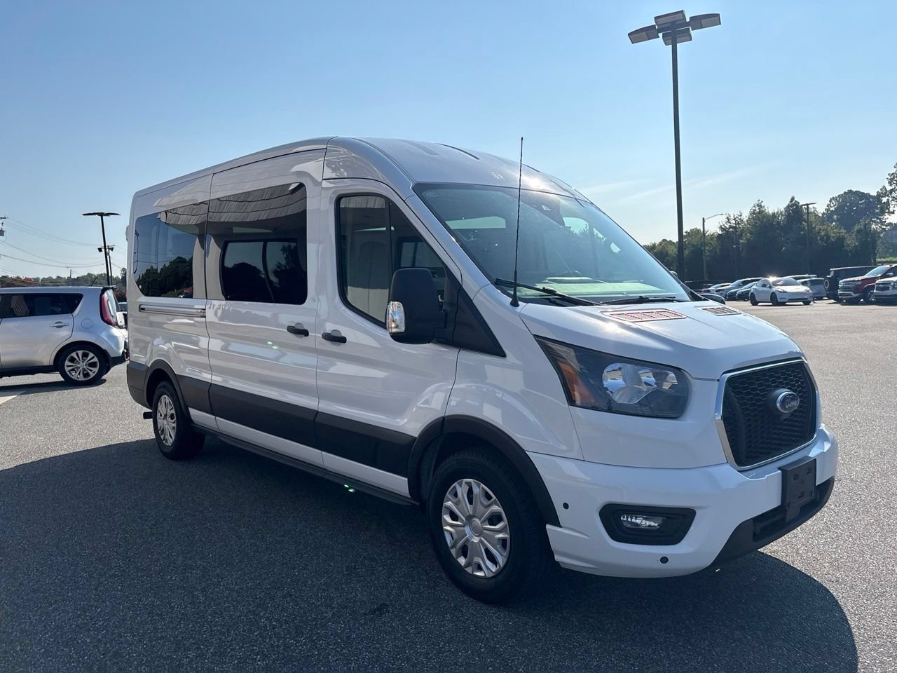 Used 2025 Ford Transit 350 XLT RWD image 8