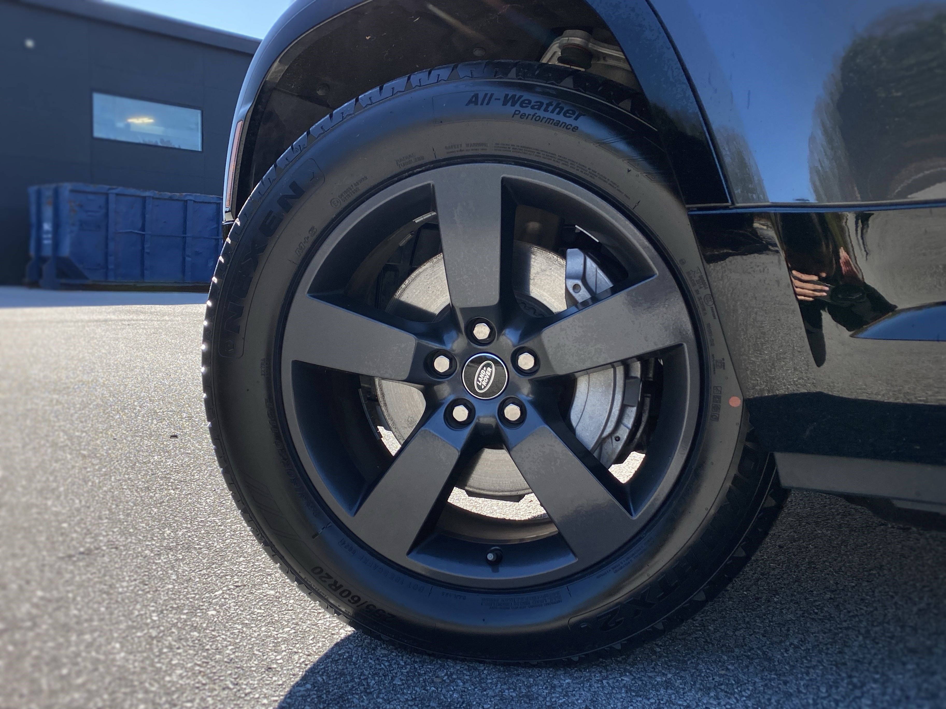 Used 2023 Land Rover Defender 130 X-Dynamic SE image 16