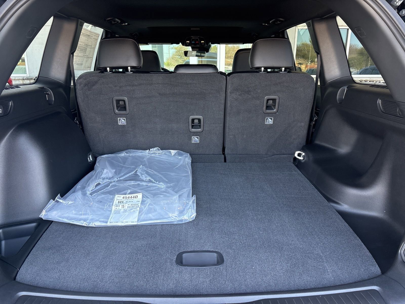 New 2025 Jeep Grand Cherokee Altitude image 14