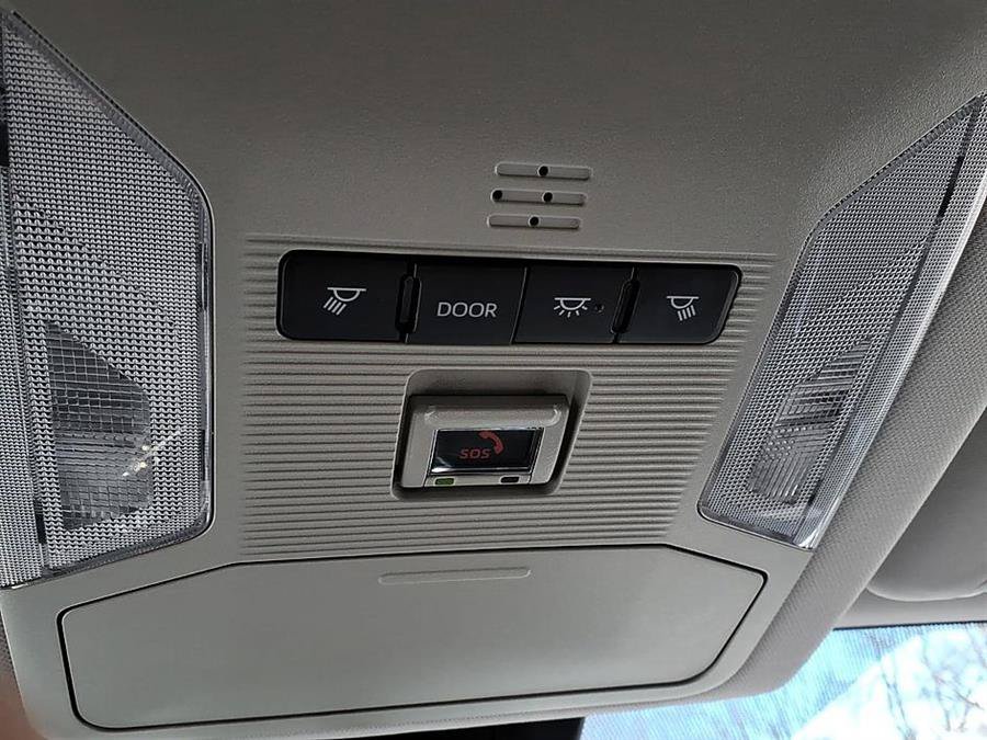 Used 2025 Toyota RAV4 LE AWD/4WD image 24