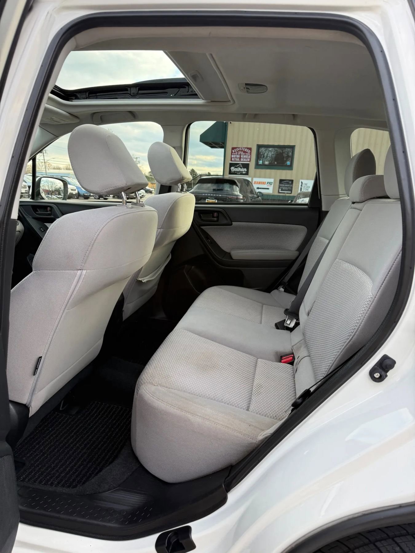 Used 2017 Subaru Forester 2.5i Premium image 14