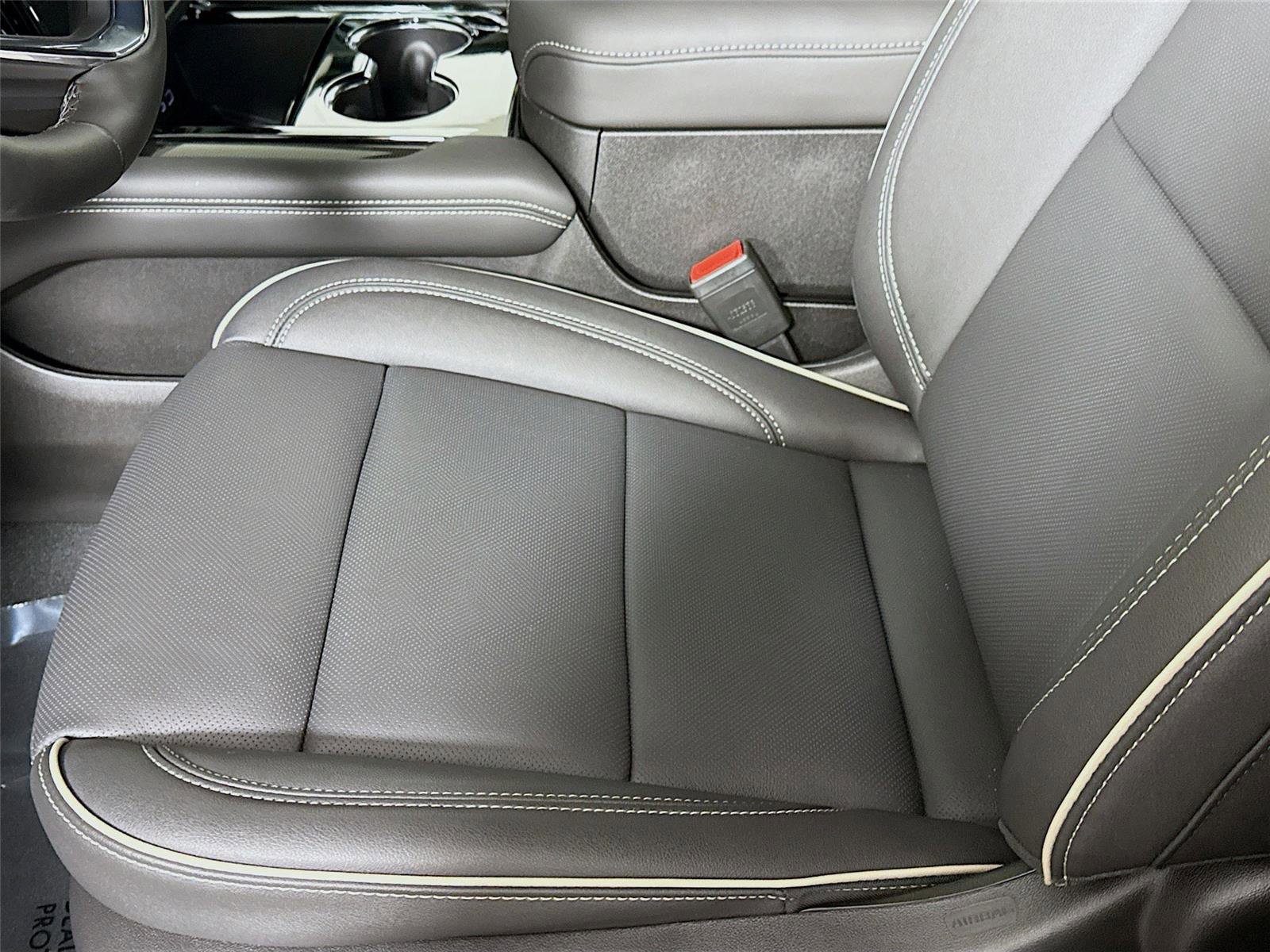 New 2026 GMC Yukon XL Elevation image 15