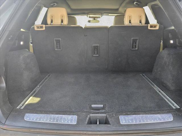 Used 2018 Cadillac XT5 Luxury w/ Driver Awareness Package image 6