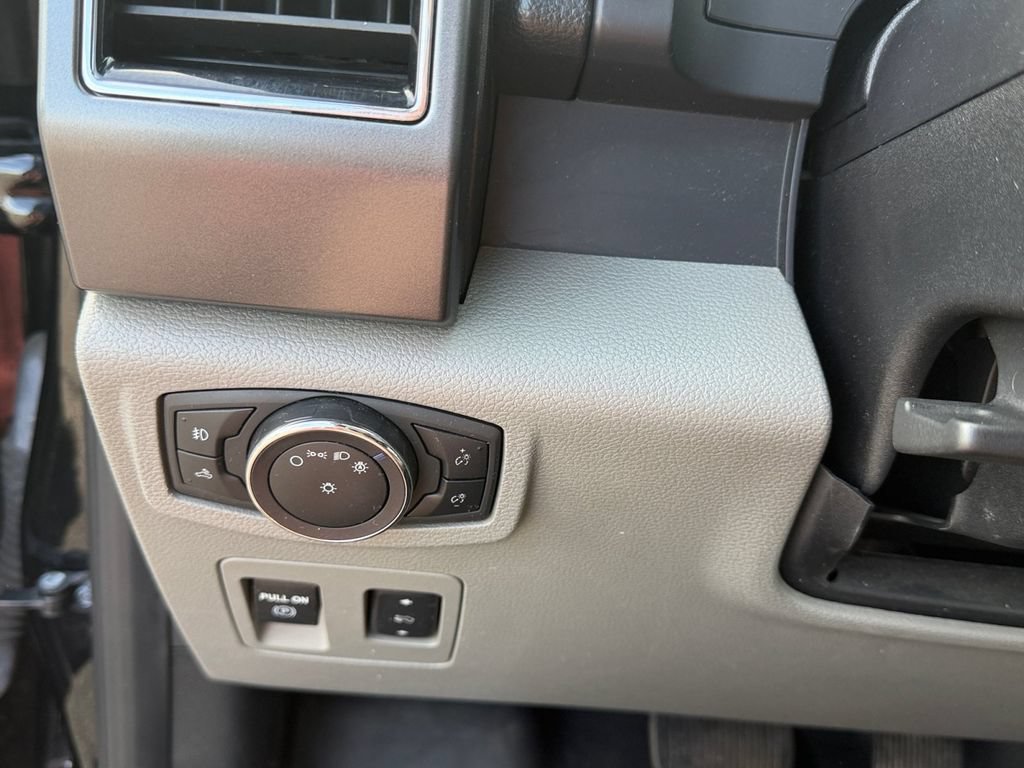Used 2019 Ford F150 XLT w/ Equipment Group 302A Luxury AWD/4WD image 30