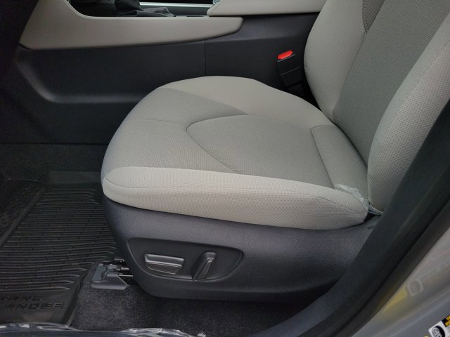 Used 2025 Toyota Grand Highlander FWD image 6