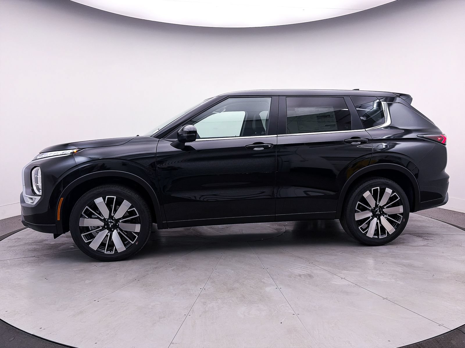 New 2026 Mitsubishi Outlander SE FWD image 26