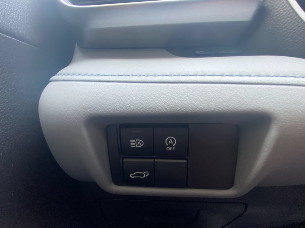 Used 2023 Toyota Highlander XLE AWD/4WD image 18