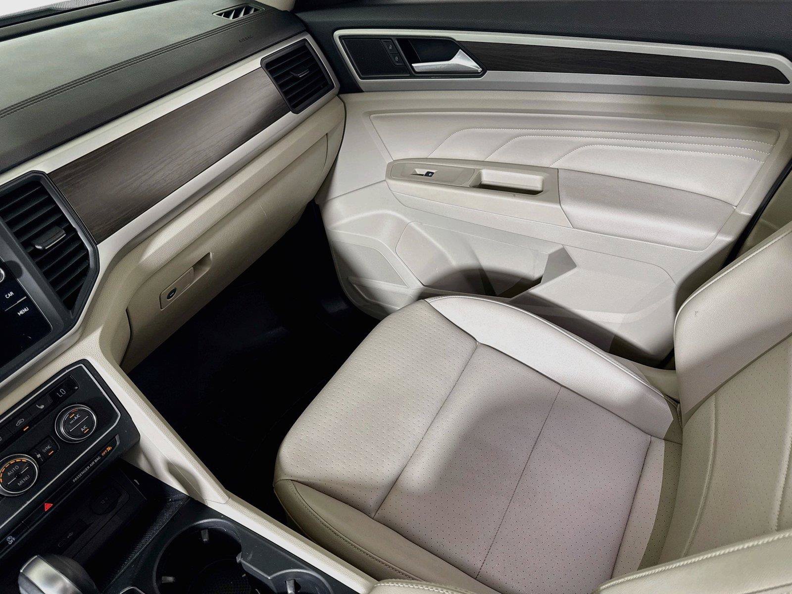 Used 2021 Volkswagen Atlas SE w/ Panoramic Sunroof Package FWD image 22