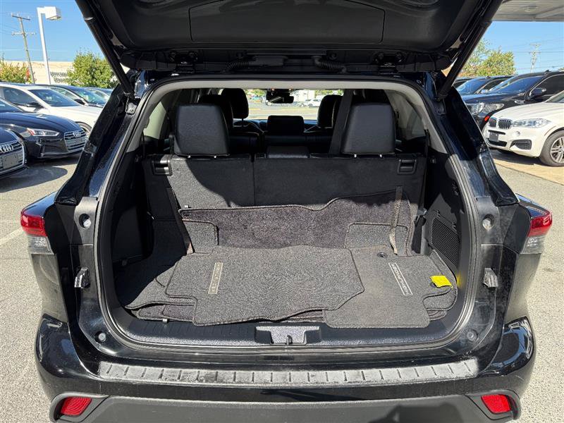 Used 2023 Toyota Highlander XLE FWD image 25