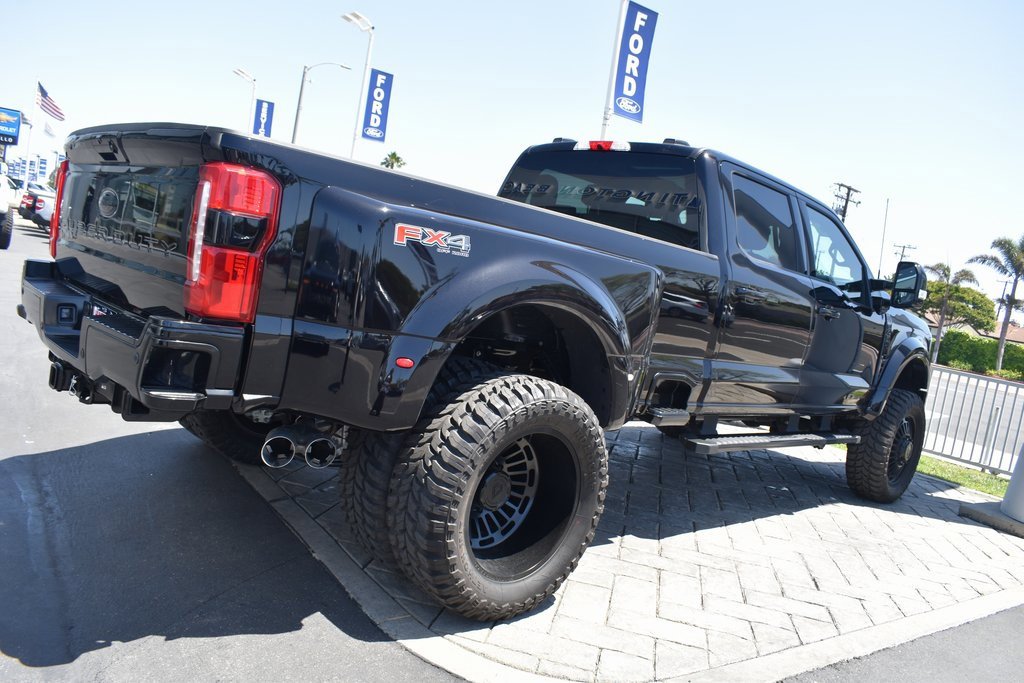Used 2025 Ford F450 Lariat w/ FX4 Off-Road Package image 36