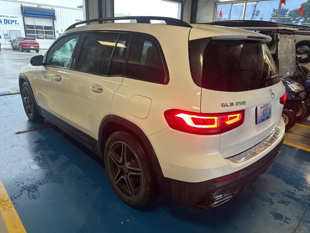 Used 2021 Mercedes-Benz GLB 250 4MATIC w/ AMG Line image 4