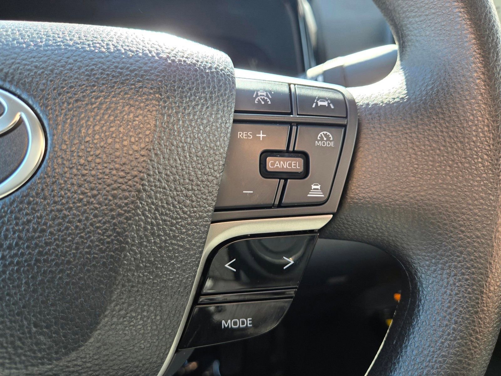 Used 2025 Toyota Camry LE image 27