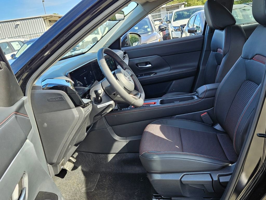 New 2026 Nissan Kicks SR image 3